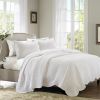 3 Piece Reversible Scalloped Edge Quilt Set