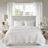 3 Piece Reversible Scalloped Edge Quilt Set